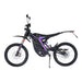 Seitliche Gesamtansicht der 79 Bike Falcon Pro L1E, komplett mit Spiegeln, Blinkern und Kennzeichenhalter für den Straßenverkehr.

